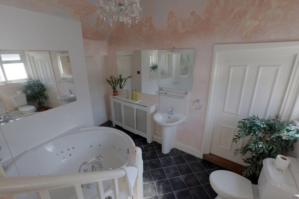 The Old Court Hotel Witney Extérieur photo
