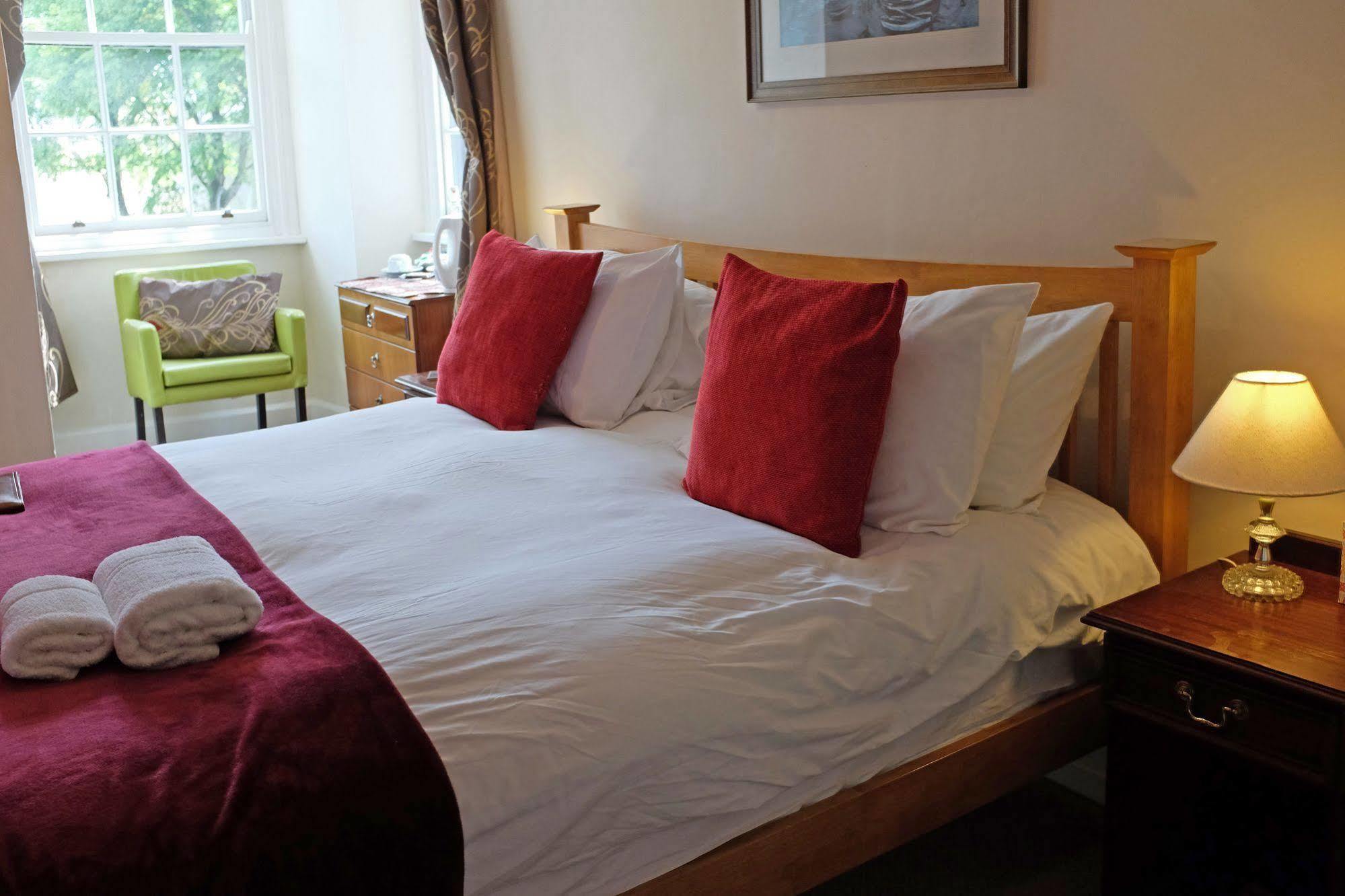 The Old Court Hotel Witney Extérieur photo