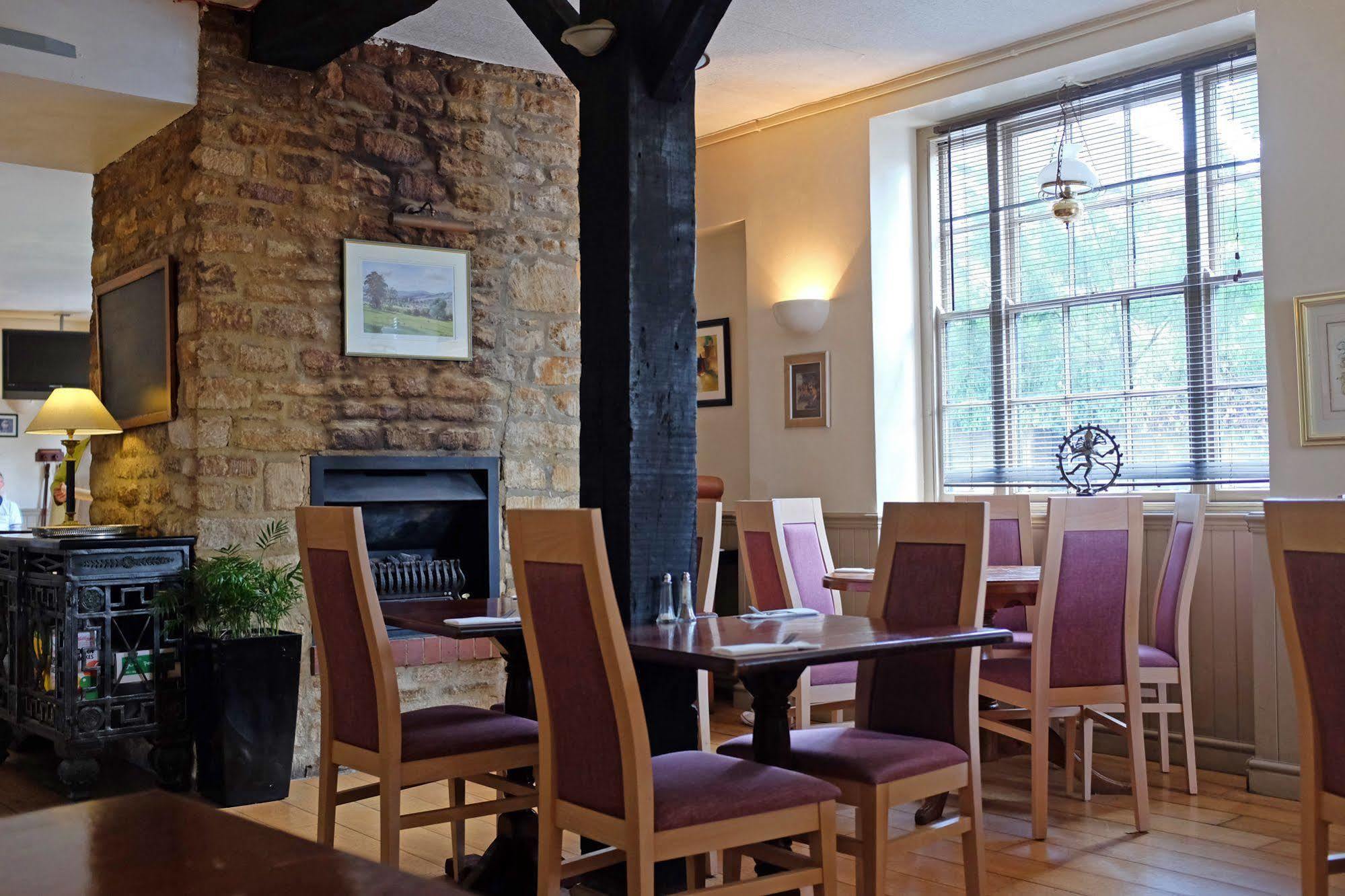 The Old Court Hotel Witney Extérieur photo